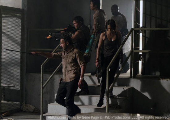  (3 : 5 ) / The Walking Dead / 2012 / (LostFilm.TV) / 720p WEB-DLRip