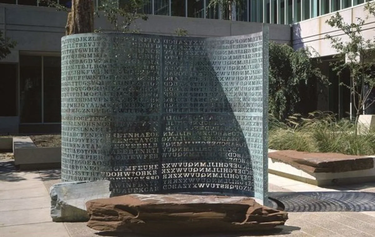 Легендарний код ЦРУ розкрито: як знайшли ключ до Kryptos через 35 років