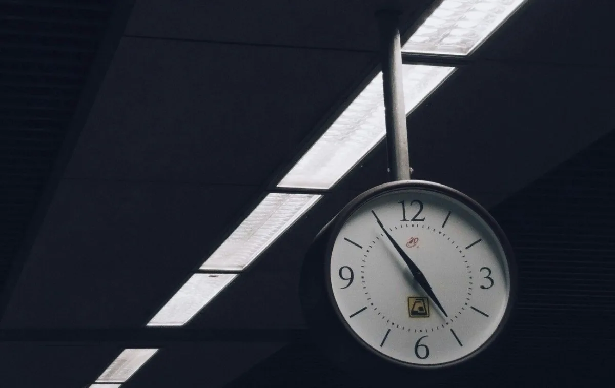 Час йде назад? Як фізики керують квантовою реальністю у 2026